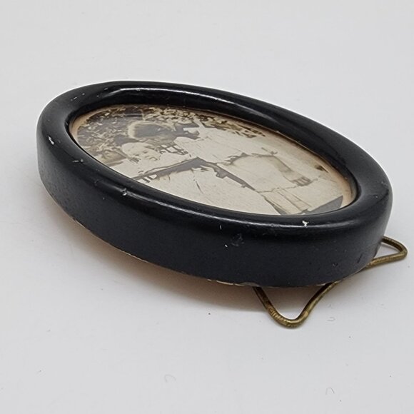 Vintage Oval Framed Sepia Photo Of Two Children Baby Highchair Tongue Out - Picture 6 of 8